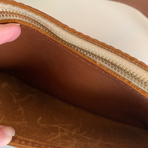 Portland Leather Lucy Shoulder Bag - Picture 11 of 13